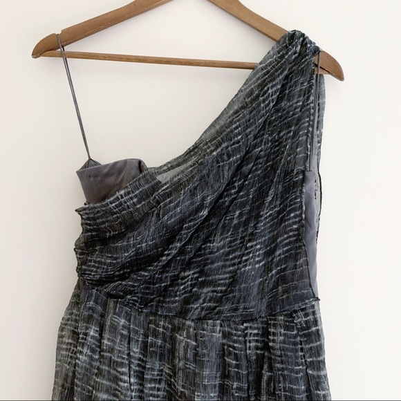 Alice + Olivia Gwendolyn Silk Chiffon One Shoulder Dress Sz 8 - Picture 3 of 9